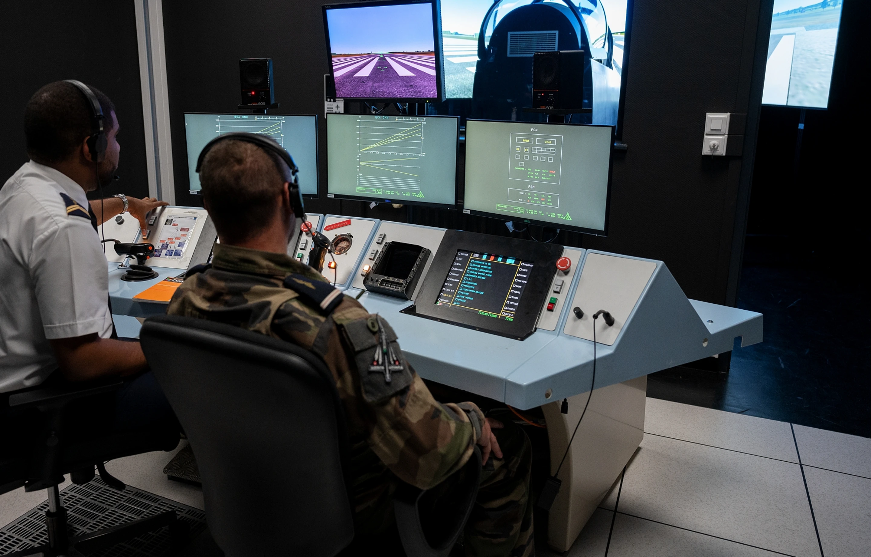 Simu'Fly, simulateur de vol, prenez les commandes ! - Clermont Au
